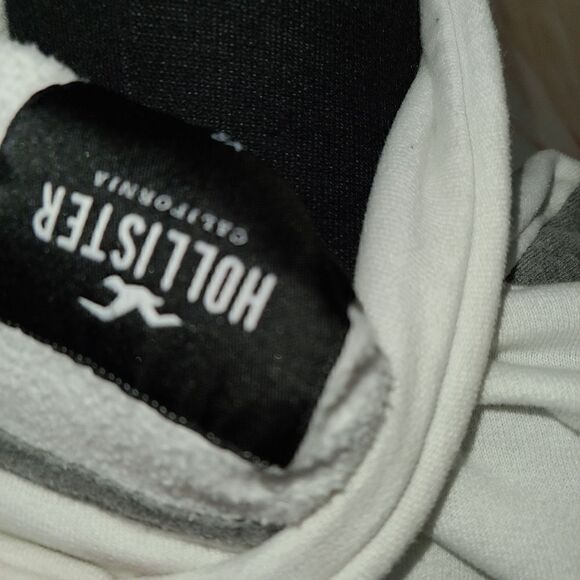 Hollister crop top - Picture 4 of 4